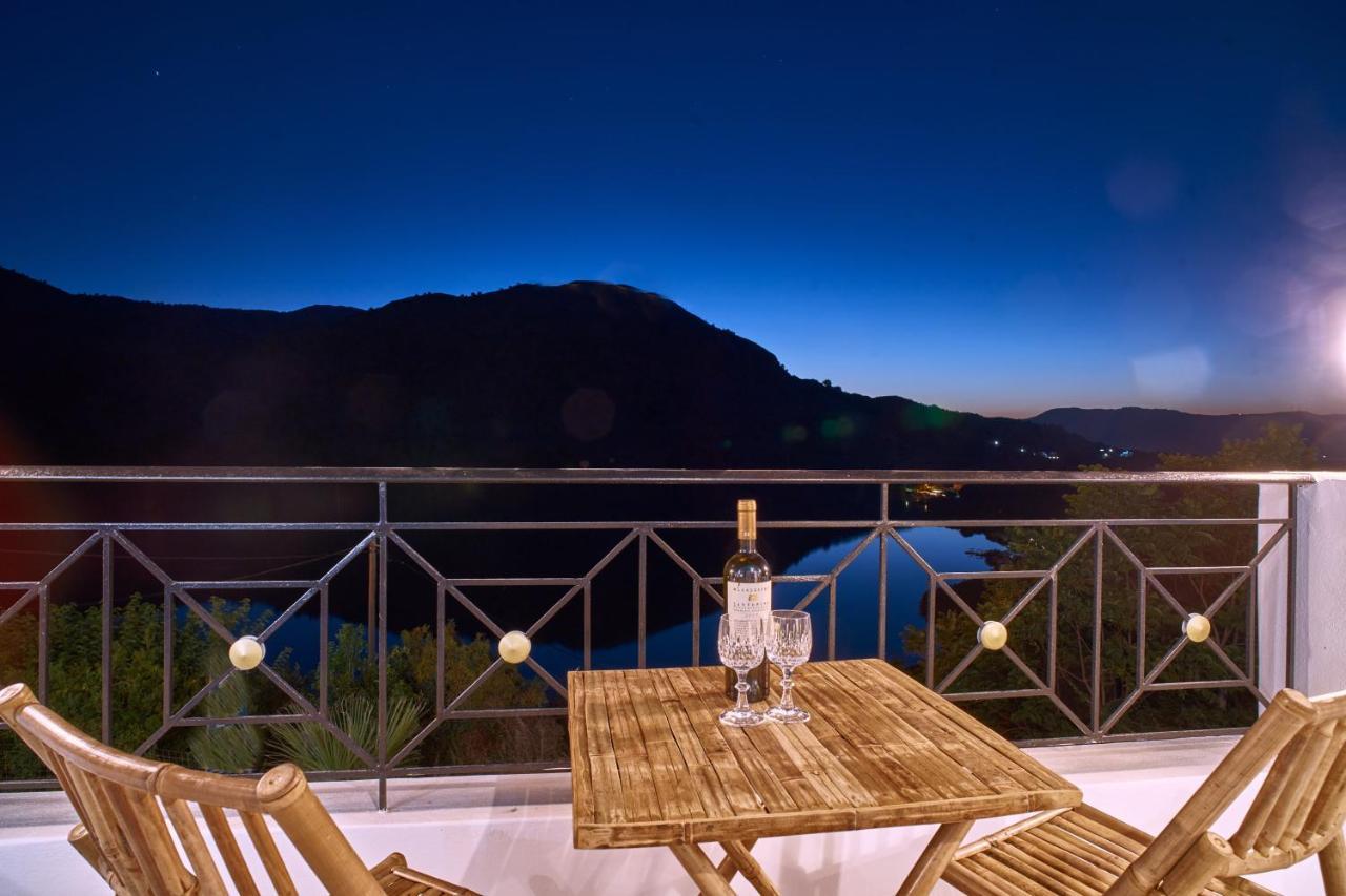 Lake View Suites Kávalosz Kültér fotó