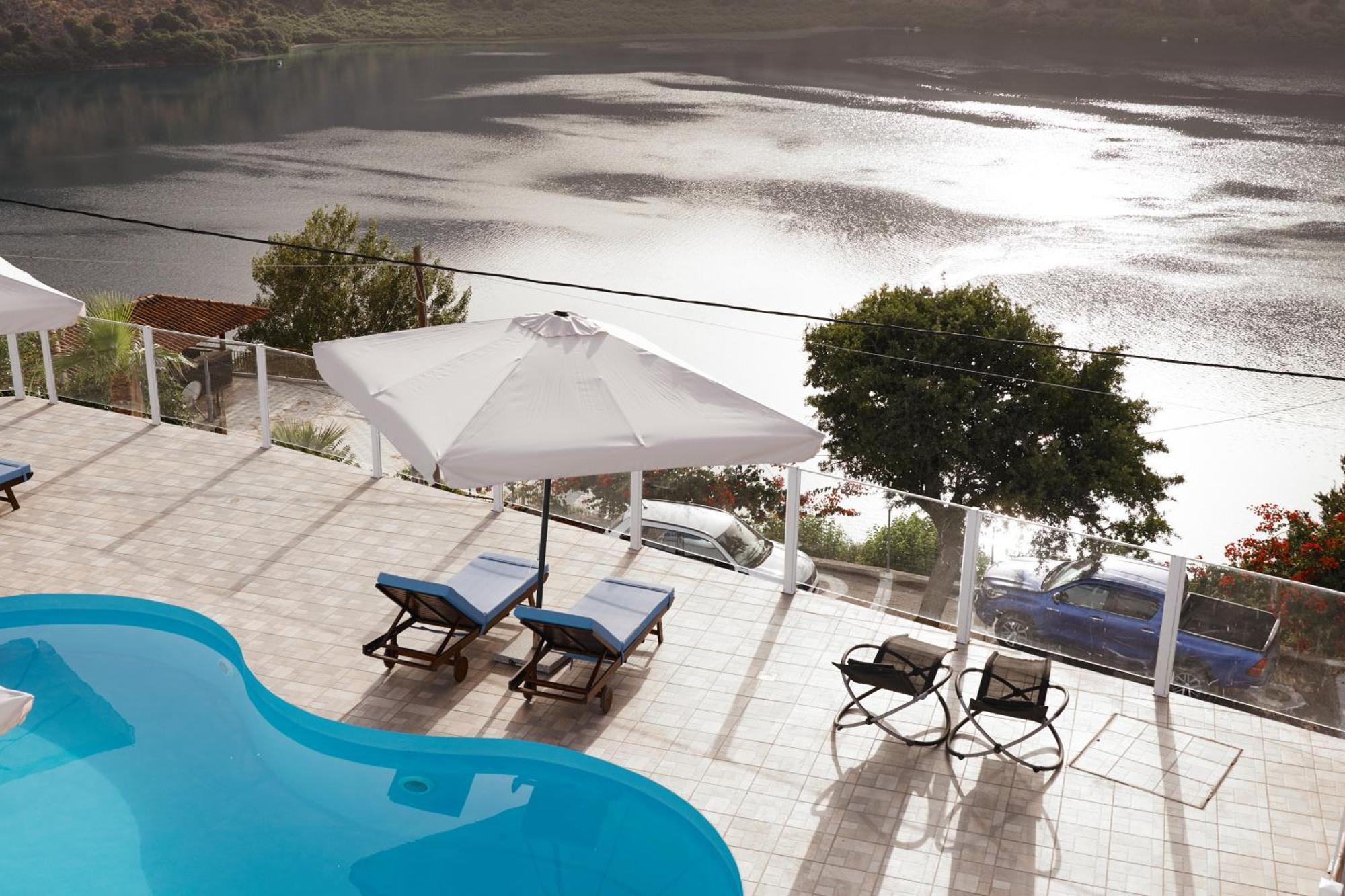 Lake View Suites Kávalosz Kültér fotó
